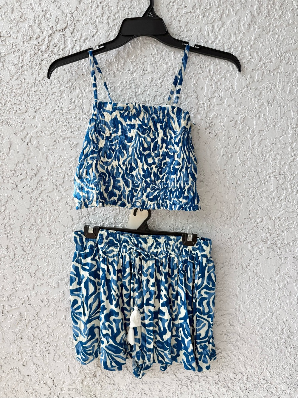 Elan Blue Coralina smocked crop top and matching shorts 2 pieces set size Large